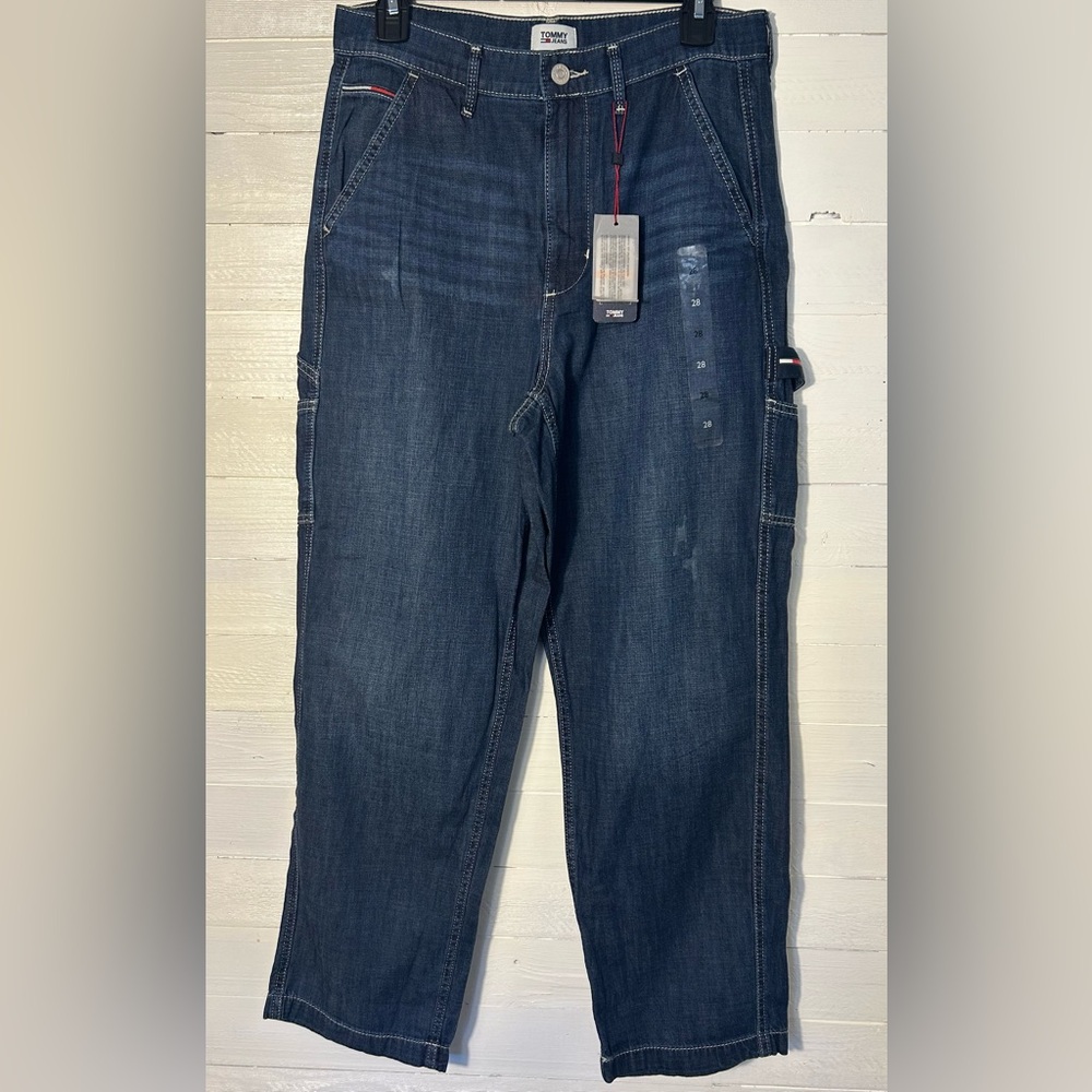NWT Tommy Hilfiger jeans, women’s size 28. Blue wash, classic Tommy emblems.
